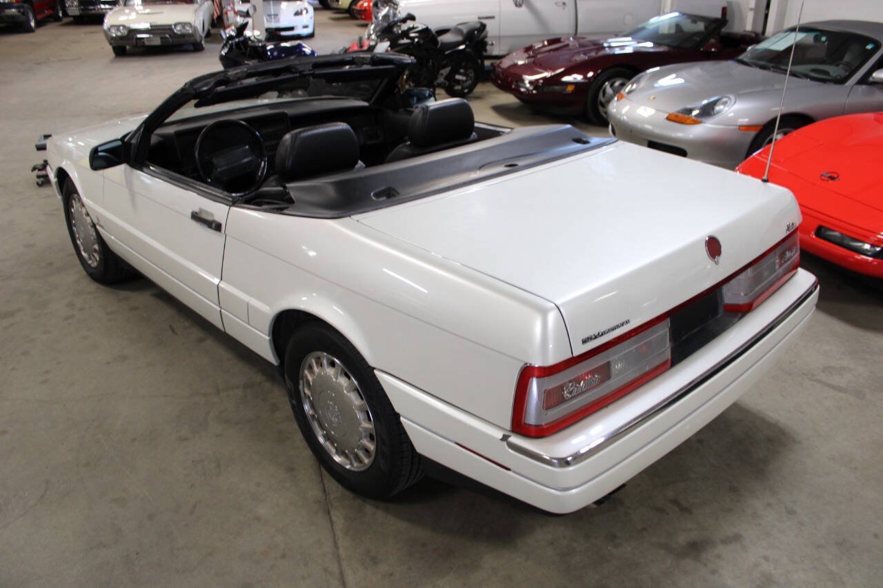 Used 1993 Cadillac Allante FWD image 32