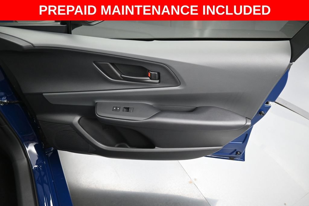 Certified 2025 Toyota Prius LE FWD image 31