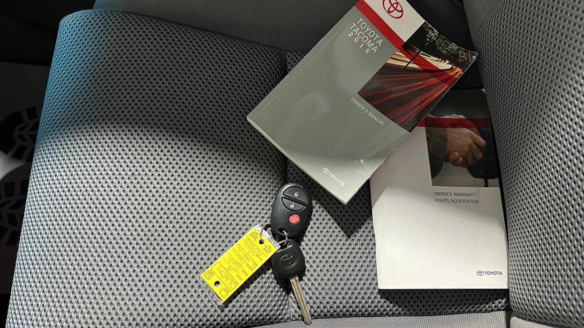 Used 2015 Toyota Tacoma PreRunner w/ TRD Off-Road Package RWD image 27