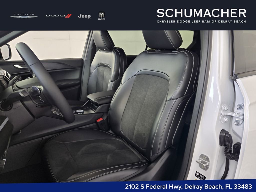 New 2025 Jeep Grand Cherokee L Laredo RWD image 7