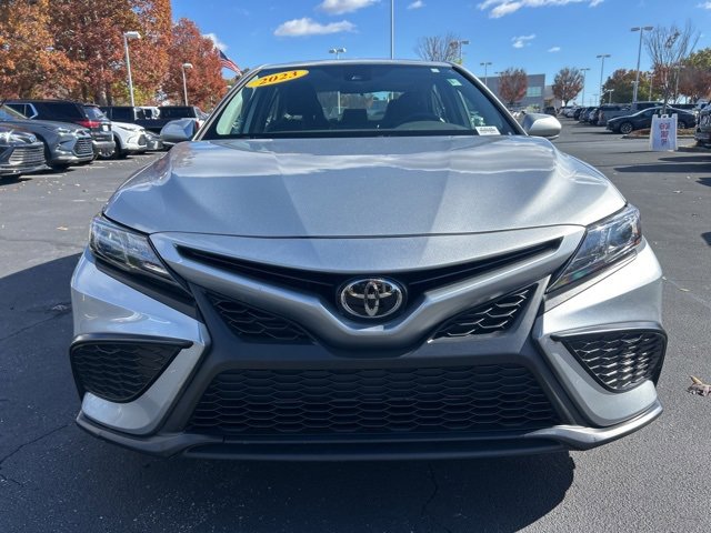 Used 2023 Toyota Camry SE image 2