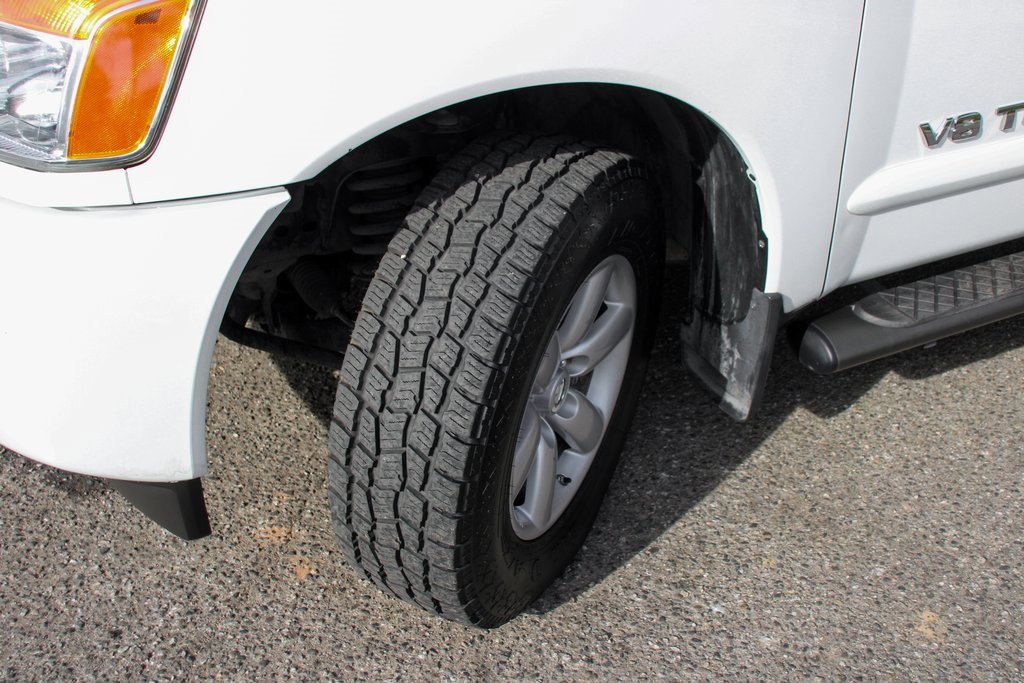 Used 2013 Nissan Titan SV w/ SV Value Truck Pkg image 40