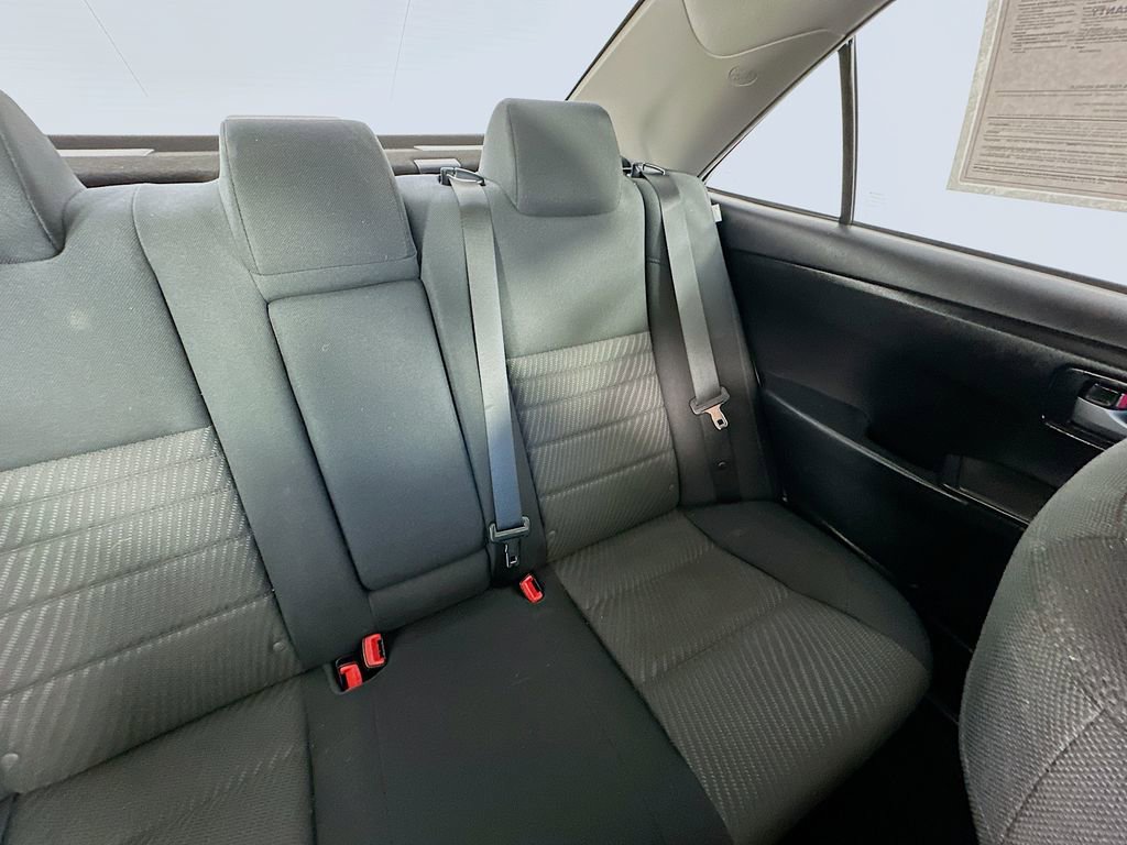 Used 2015 Toyota Camry LE FWD image 14