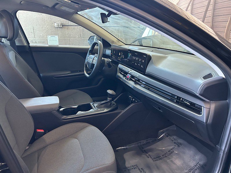 Used 2025 Kia K4 FWD image 26