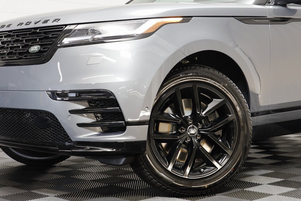 New 2026 Land Rover Range Rover Velar Dynamic SE image 3