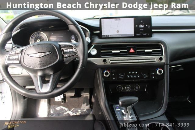 Used 2025 Genesis G70 2.5T image 13