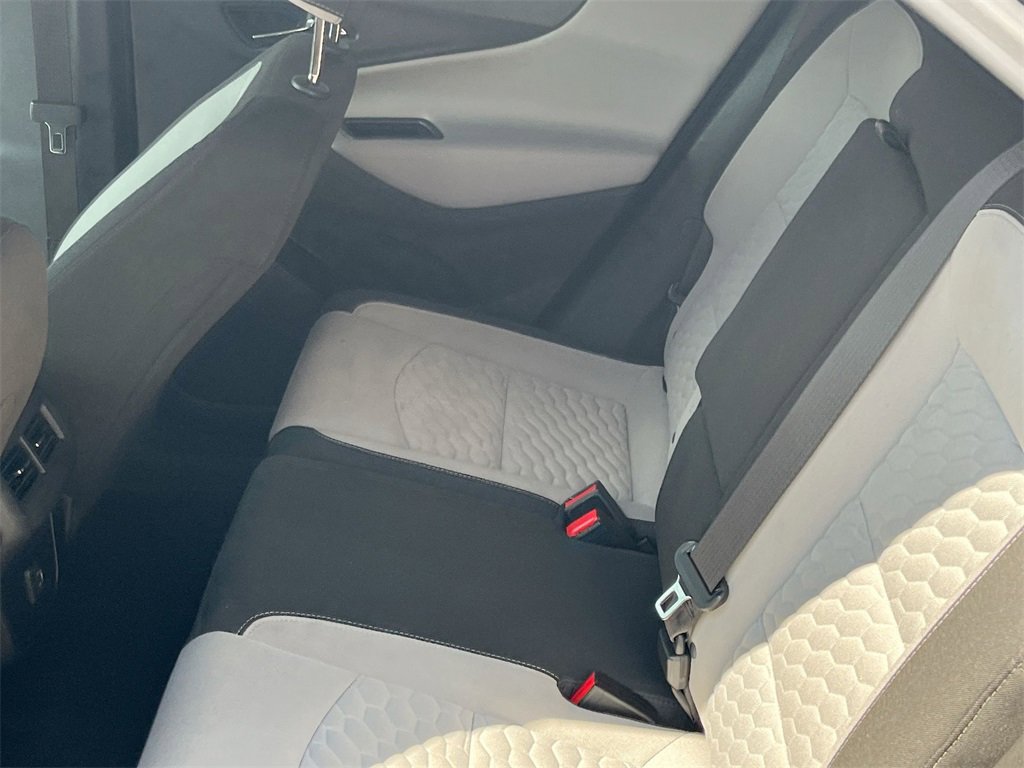 Used 2020 Chevrolet Equinox LS image 28