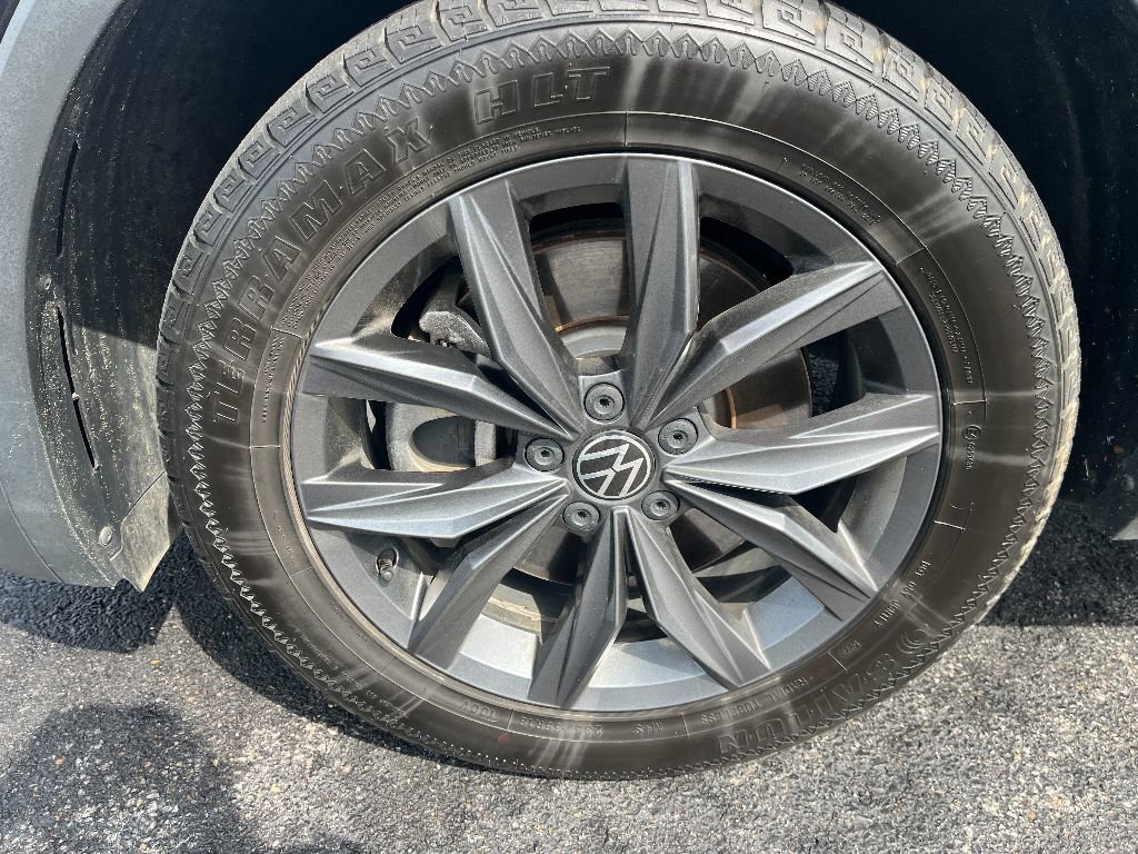 Used 2022 Volkswagen Tiguan SE image 10