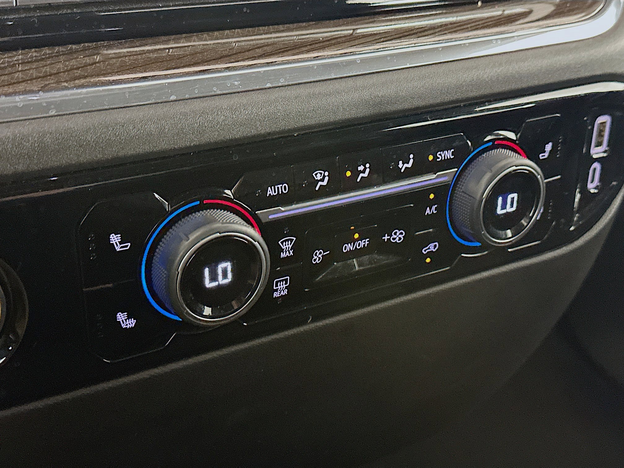 Used 2024 Chevrolet Silverado 1500 LT image 24