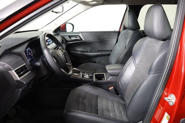 Used 2024 Mitsubishi Outlander SE image 15