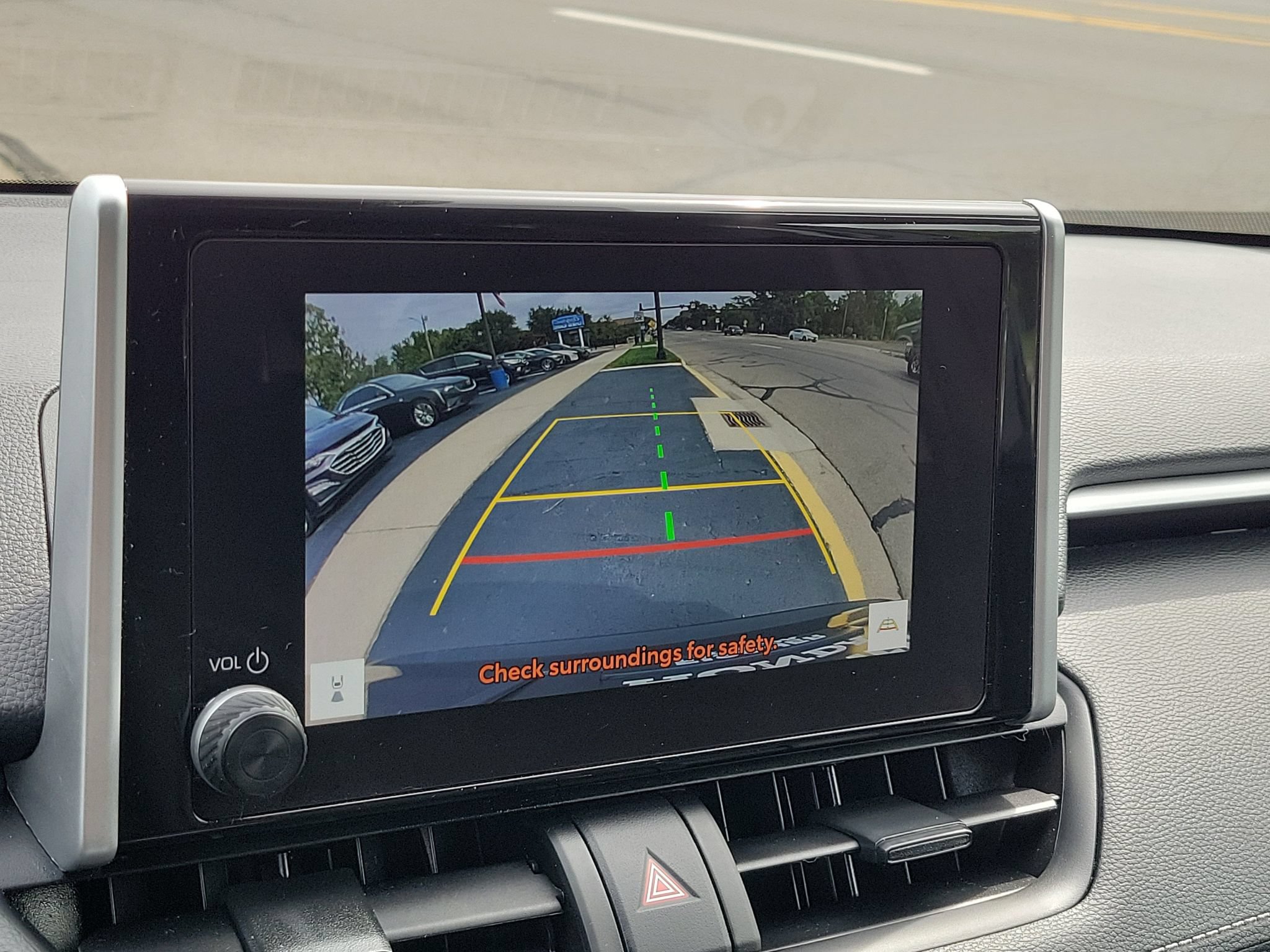 Used 2025 Toyota RAV4 XLE FWD image 18