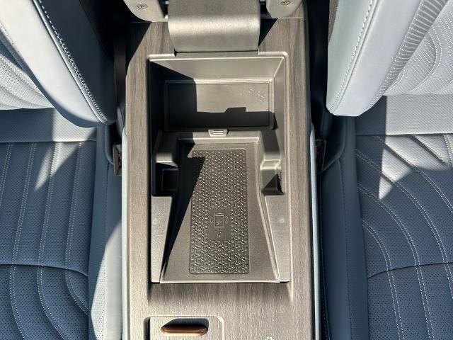 Certified 2025 Nissan Ariya Platinum image 20