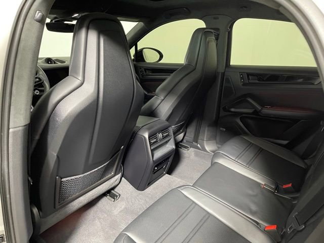 Used 2025 Porsche Cayenne GTS image 28