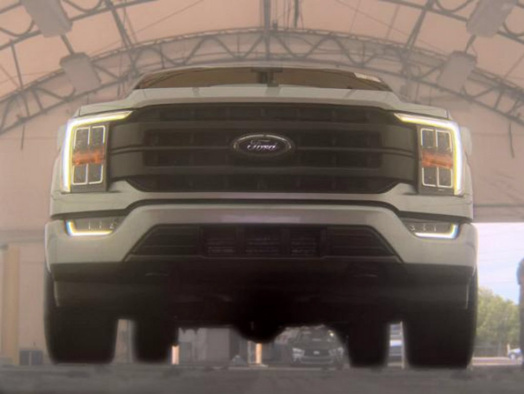 Used 2023 Ford F150 Lariat AWD/4WD image 4