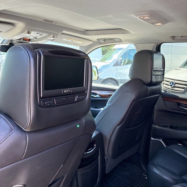 Used 2019 Cadillac Escalade ESV Luxury AWD/4WD image 8