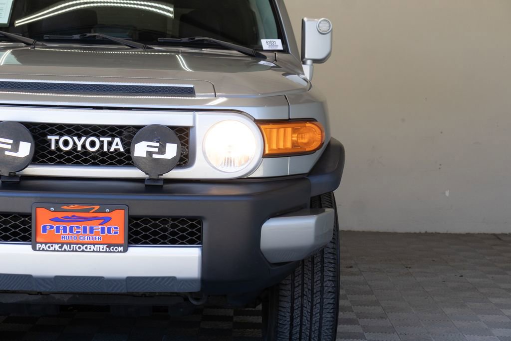 Used 2011 Toyota FJ Cruiser 4WD w/ Convenience Pkg image 5