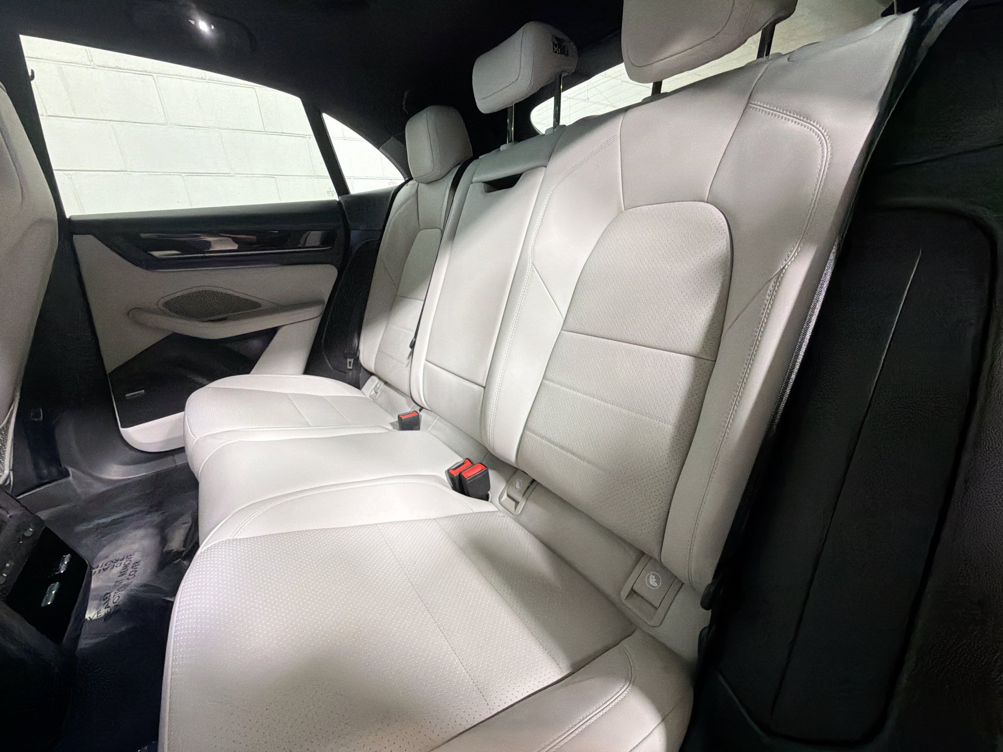 Certified 2026 Porsche Macan Electric RWD image 22