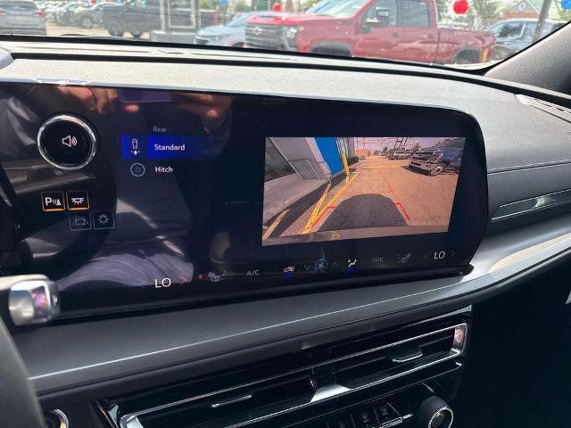 New 2026 Chevrolet Traverse LT FWD image 18