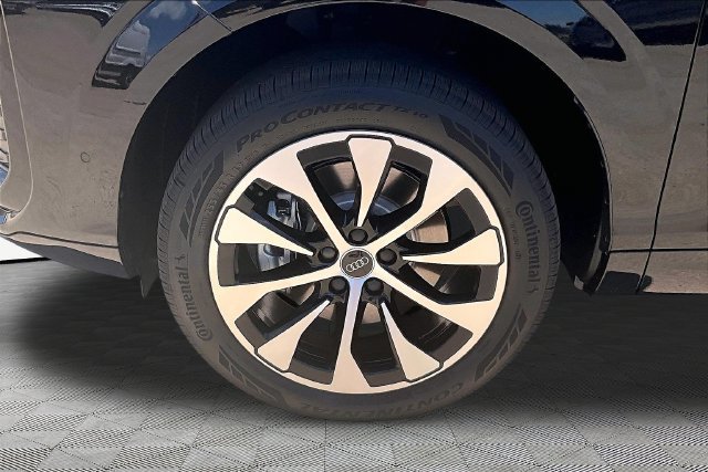 New 2026 Audi Q3 quattro 2.0T AWD/4WD image 8