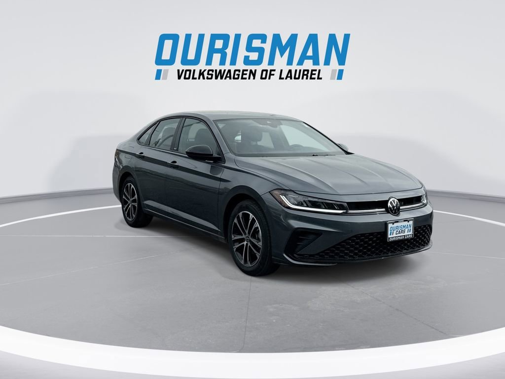 Used 2025 Volkswagen Jetta Sport image 2