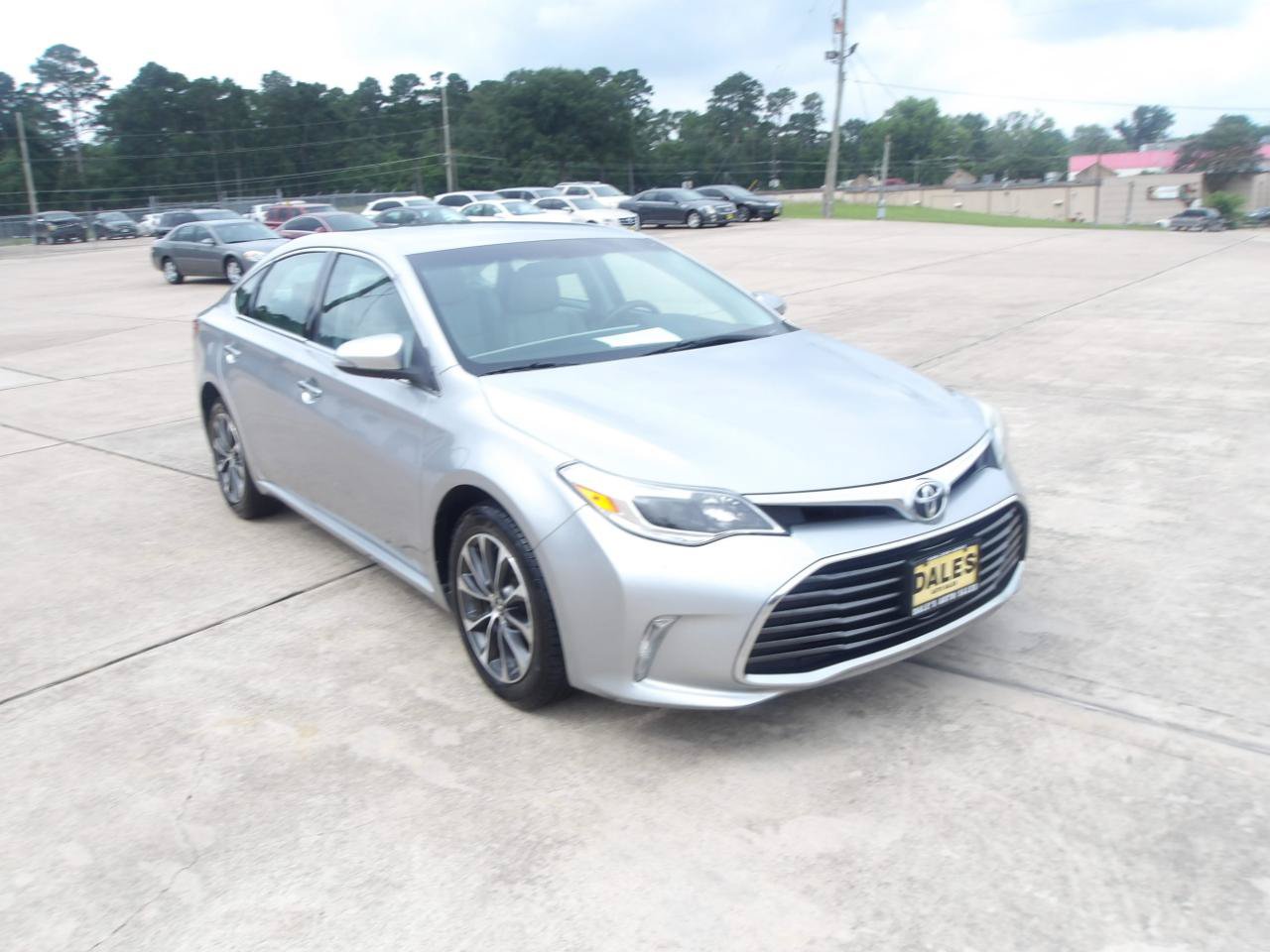 Used 2016 Toyota Avalon XLE FWD image 4