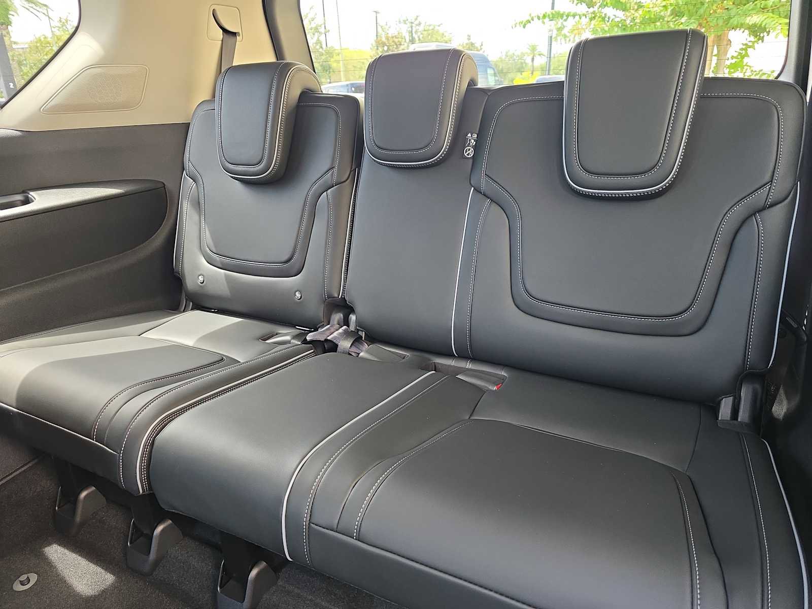 New 2026 INFINITI QX80 Luxe w/ Cargo Package image 9