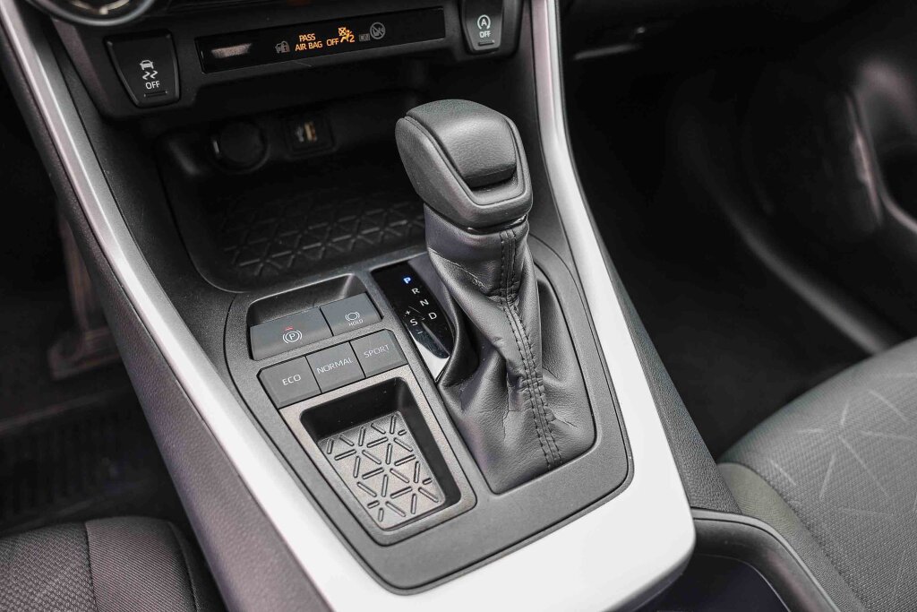 Certified 2025 Toyota RAV4 XLE FWD image 11