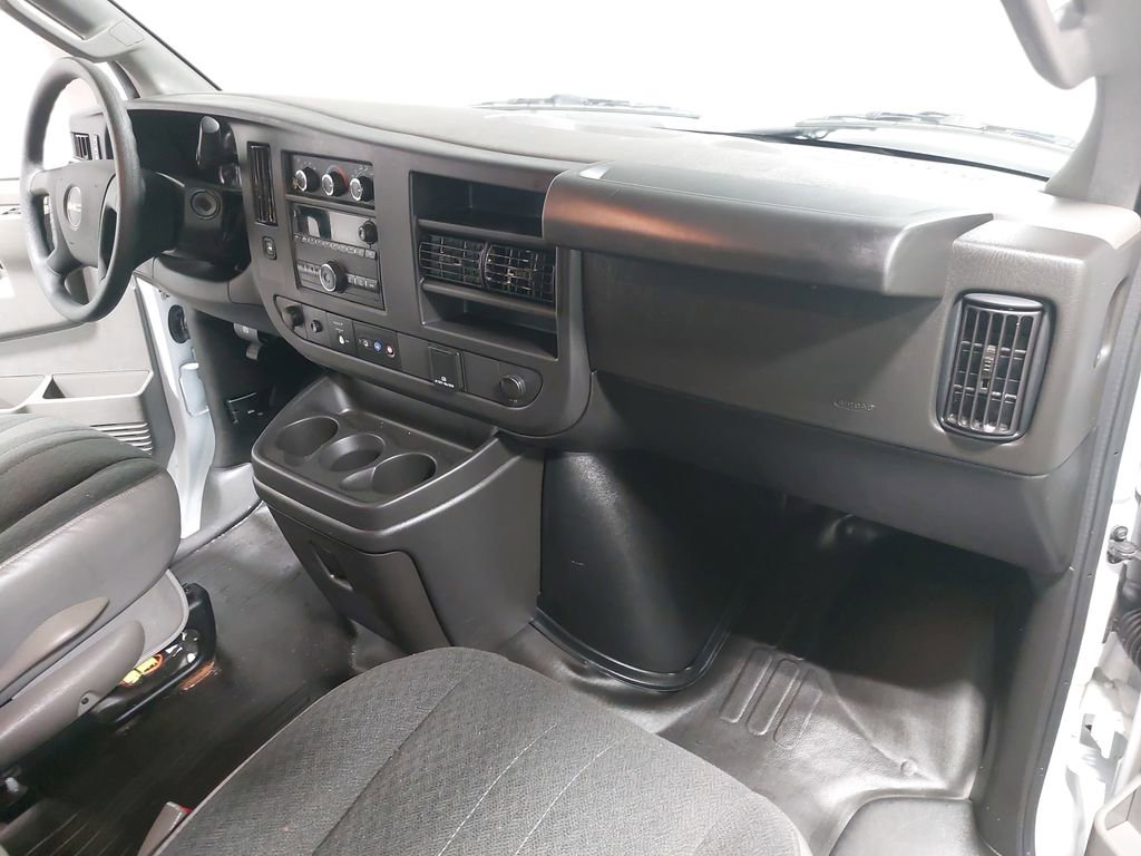 Used 2024 GMC Savana 2500 w/ Driver Convenience Package image 9