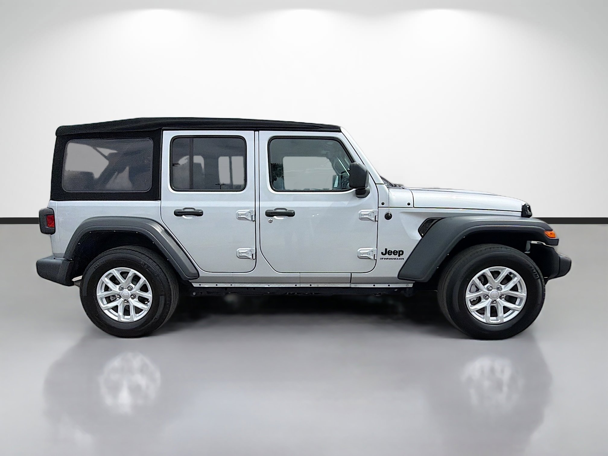 Used 2023 Jeep Wrangler Unlimited Sport AWD/4WD image 2