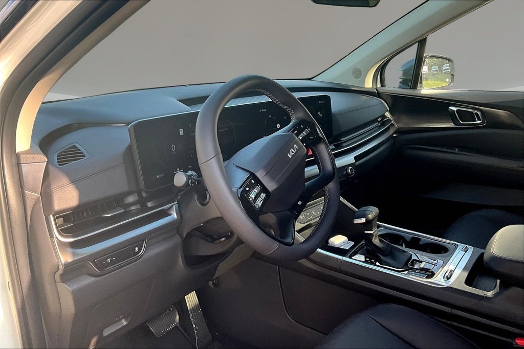 New 2027 Kia Carnival SX FWD image 7