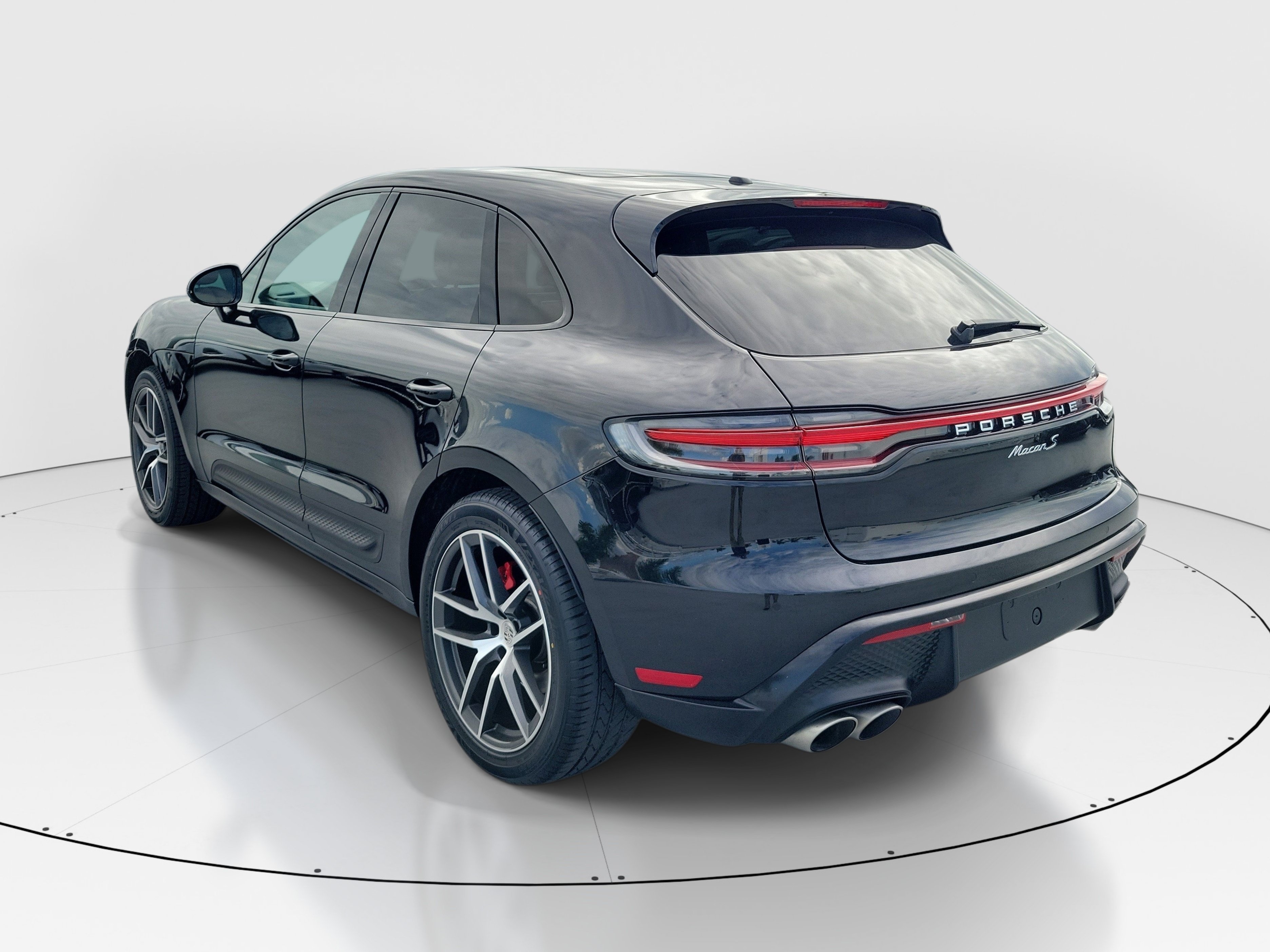 Used 2024 Porsche Macan S AWD/4WD image 4