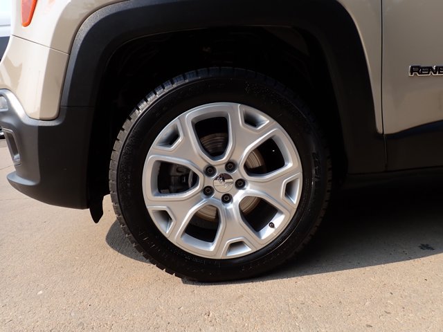 Used 2015 Jeep Renegade Limited w/ Trailer Tow Group AWD/4WD image 7