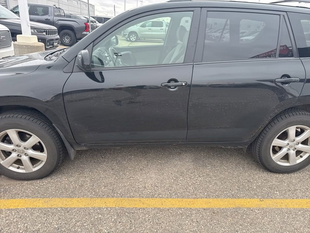Used 2007 Toyota RAV4 Limited AWD/4WD image 4