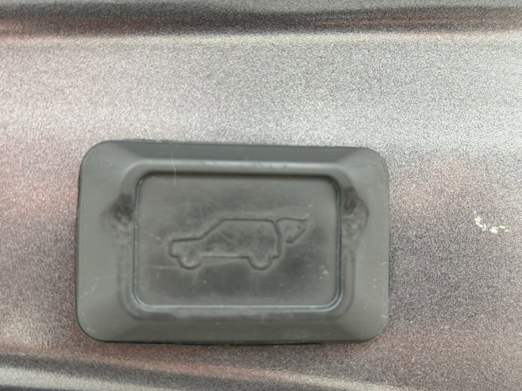 Used 2020 Toyota RAV4 XLE w/ Convenience Package AWD/4WD image 21