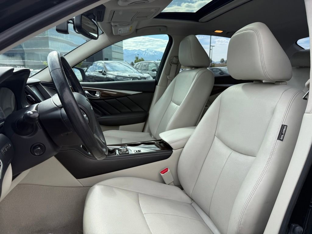 Used 2016 INFINITI Q50 3.0t Premium w/ Driver Assistance Package RWD image 15