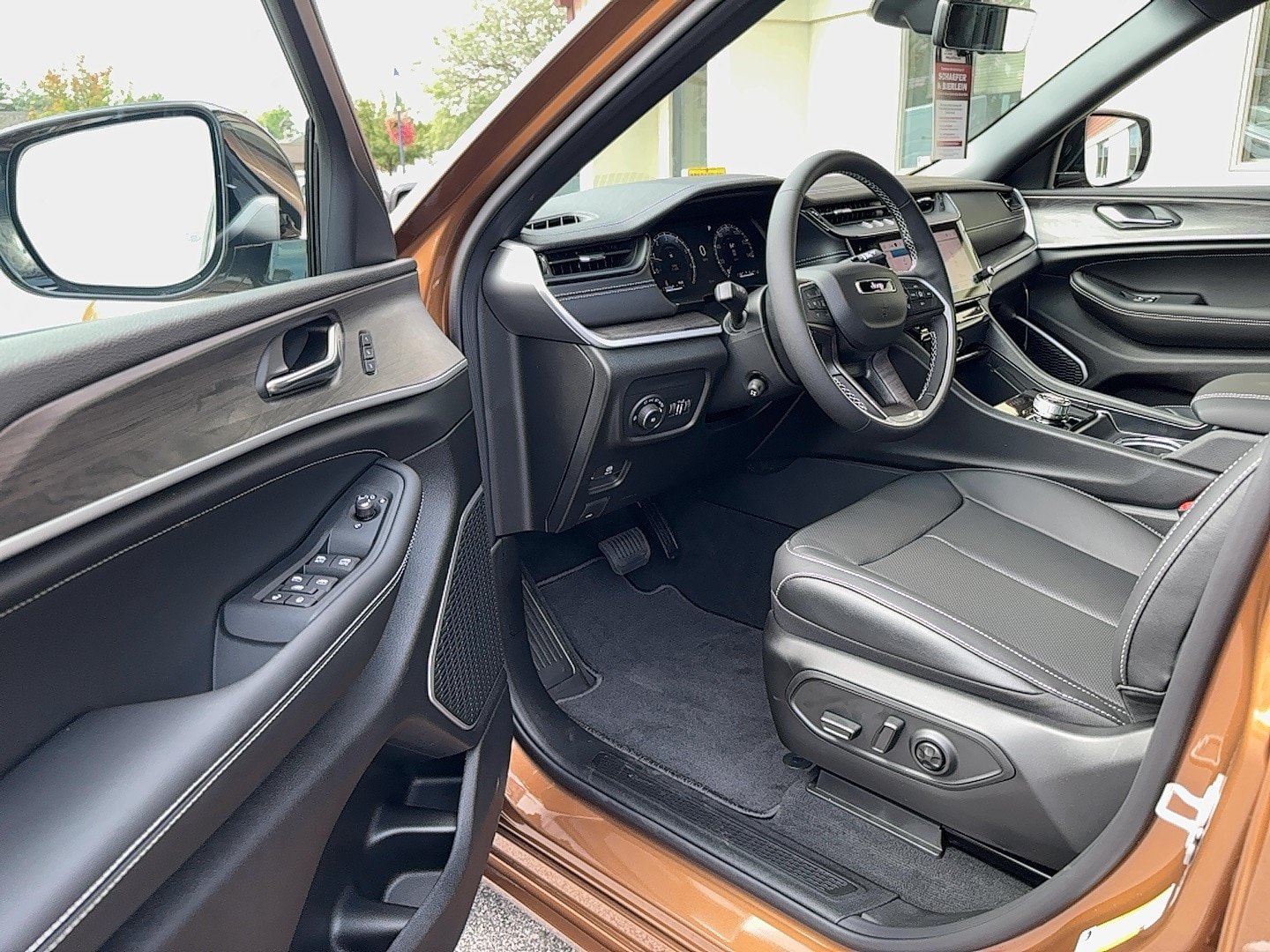 New 2027 Jeep Grand Cherokee L Limited AWD/4WD image 21