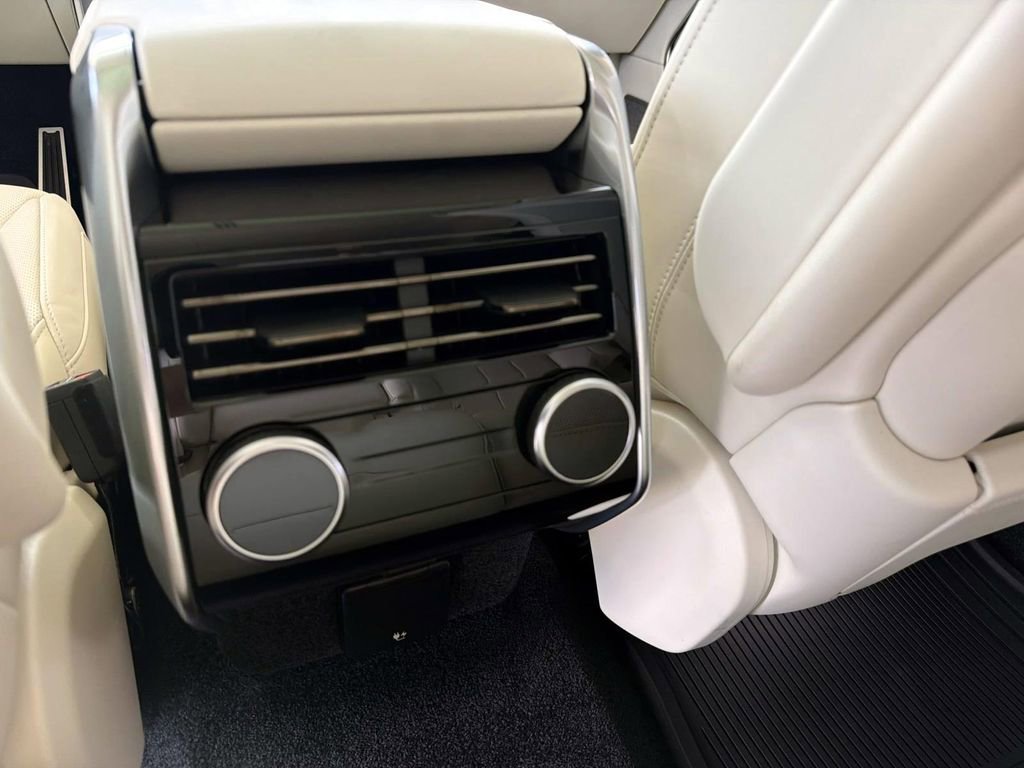 New 2025 Land Rover Range Rover Long Wheelbase Autobiography image 14