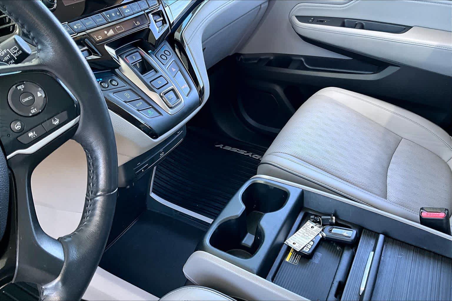 Used 2023 Honda Odyssey Elite image 17