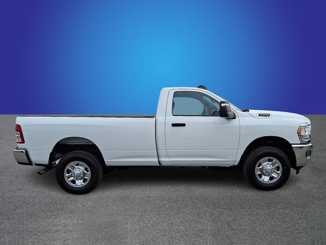 Used 2024 RAM 2500 Tradesman w/ Chrome Appearance Group AWD/4WD image 4
