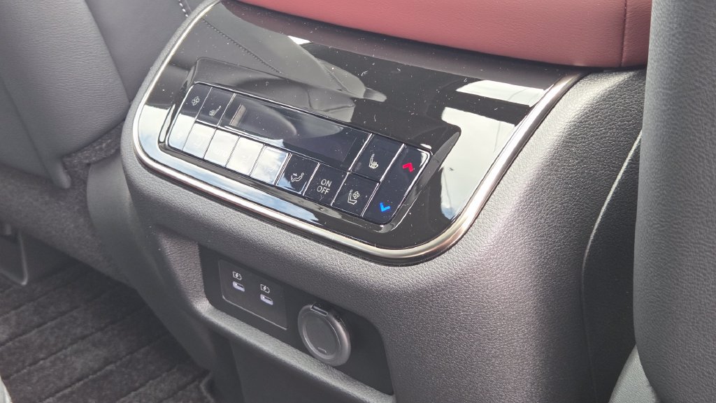 New 2026 INFINITI QX80 Autograph w/ Premium Cargo Package AWD/4WD image 36