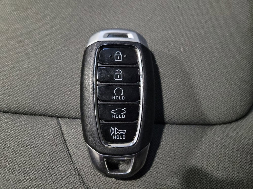Used 2023 Hyundai Elantra SEL FWD image 32