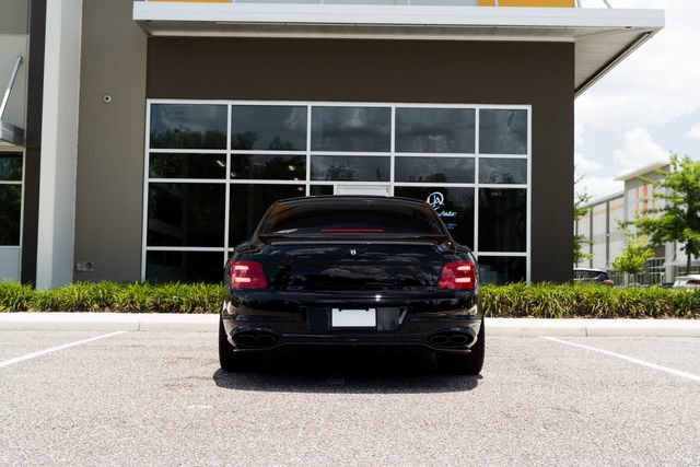 Used 2023 Bentley Flying Spur Azure AWD/4WD image 4