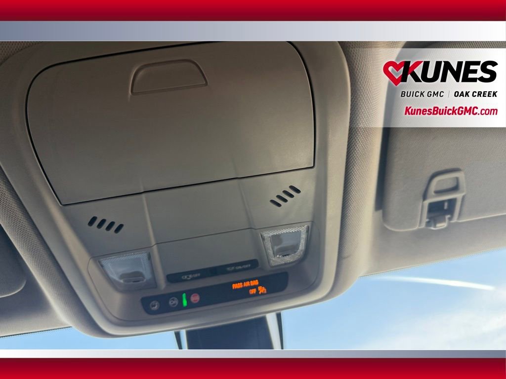 Used 2025 Chevrolet Blazer LT FWD image 22