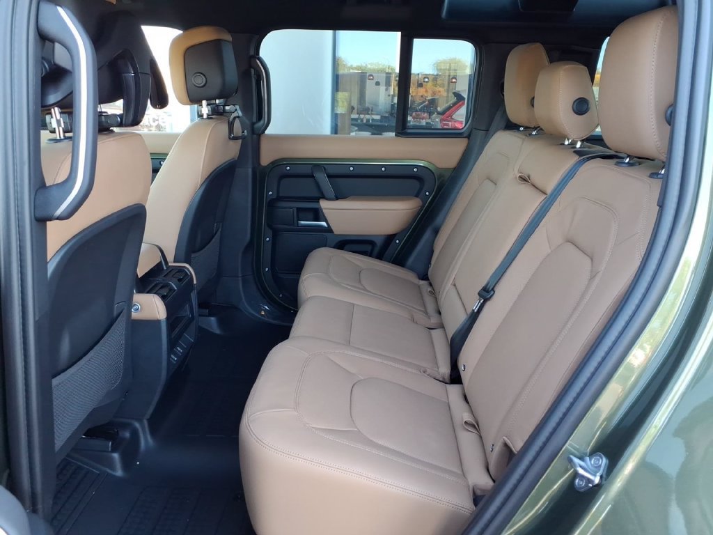New 2026 Land Rover Defender 110 X-Dynamic SE AWD/4WD image 8