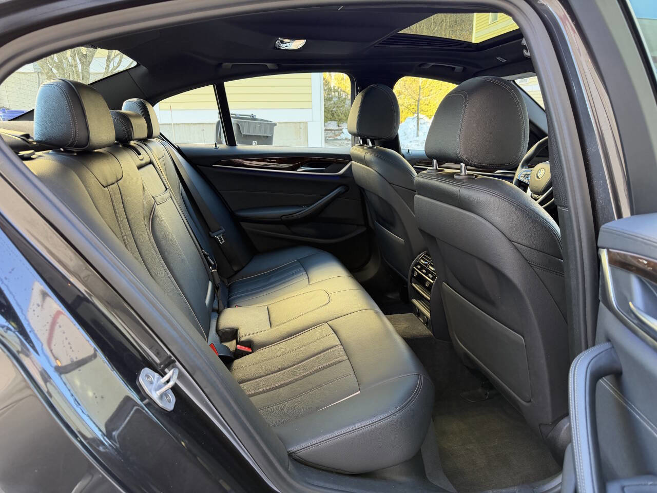 Used 2018 BMW 540i xDrive image 23