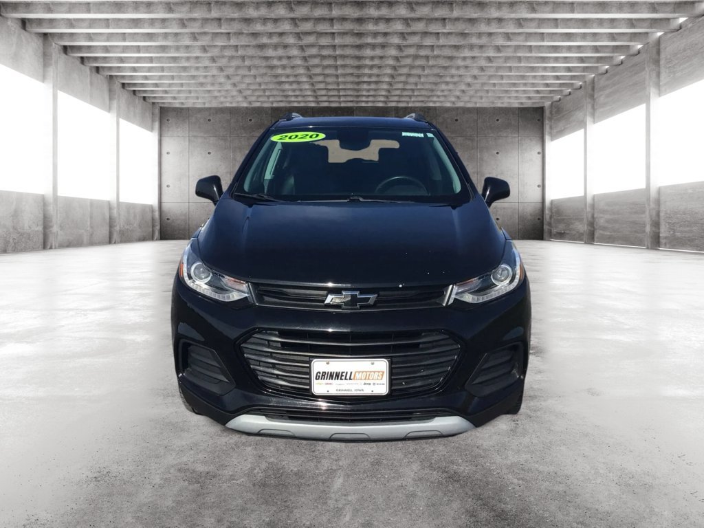 Used 2020 Chevrolet Trax LT w/ Redline Edition AWD/4WD image 2