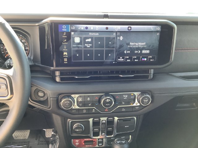 Used 2025 Jeep Wrangler Unlimited Rubicon w/ Convenience Group AWD/4WD image 17
