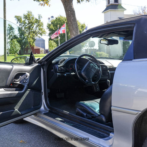 Used 1995 Chevrolet Camaro Z28 RWD image 96