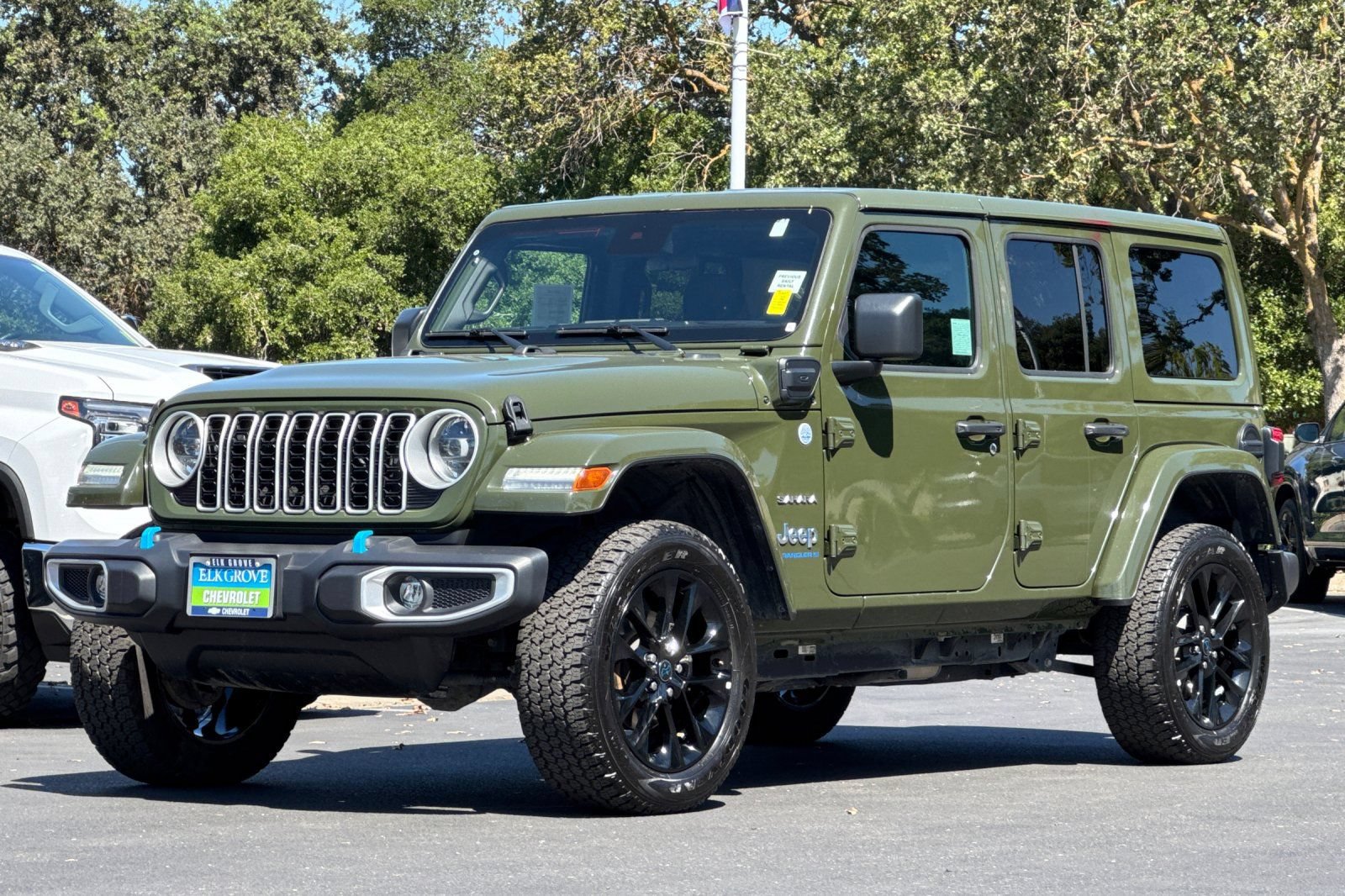 Used 2024 Jeep Wrangler Unlimited Sahara AWD/4WD image 7