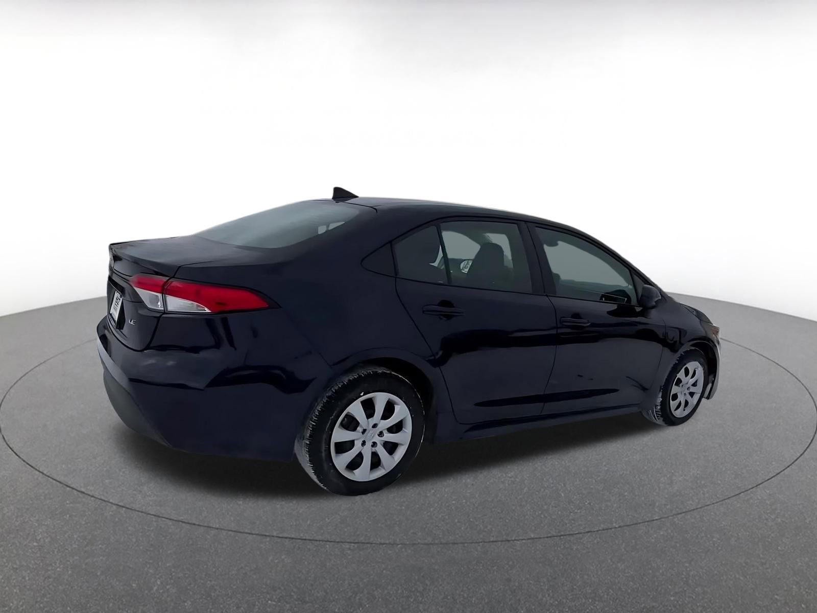 Used 2025 Toyota Corolla LE image 14